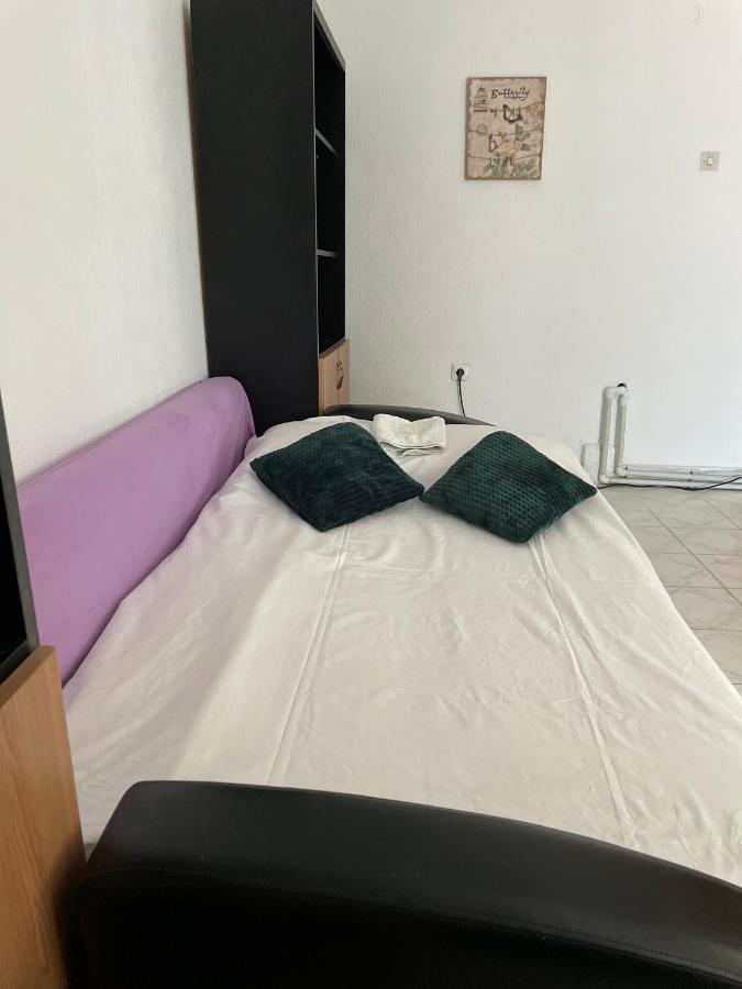 דירות קונסטנצה Garsoniera La Curte Paula מראה חיצוני תמונה